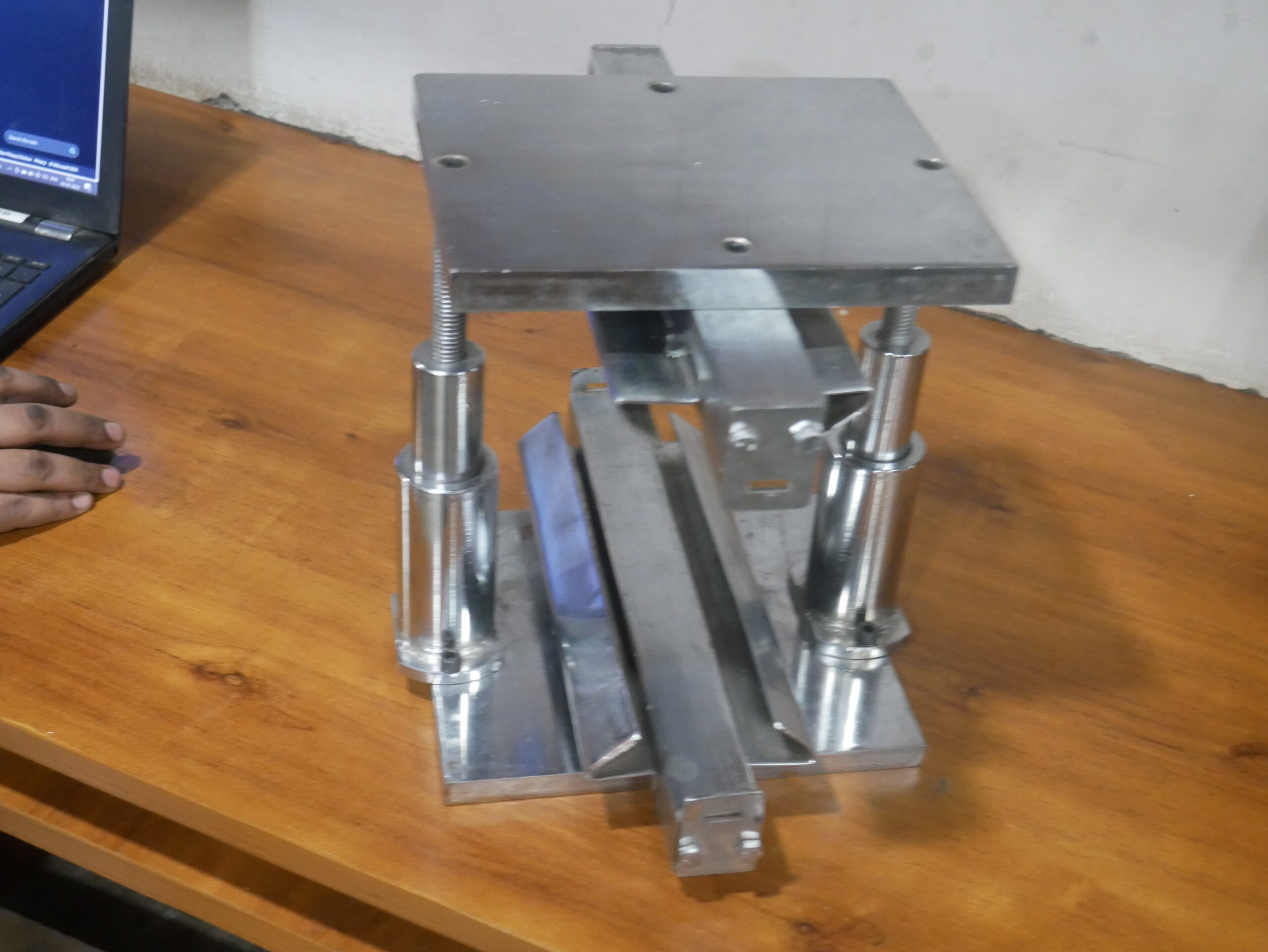 Splitting Tensile Attachment For CTM